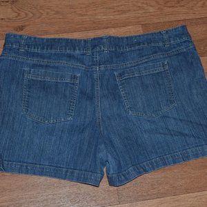 Woman's Merona Jean Shorts Size 18